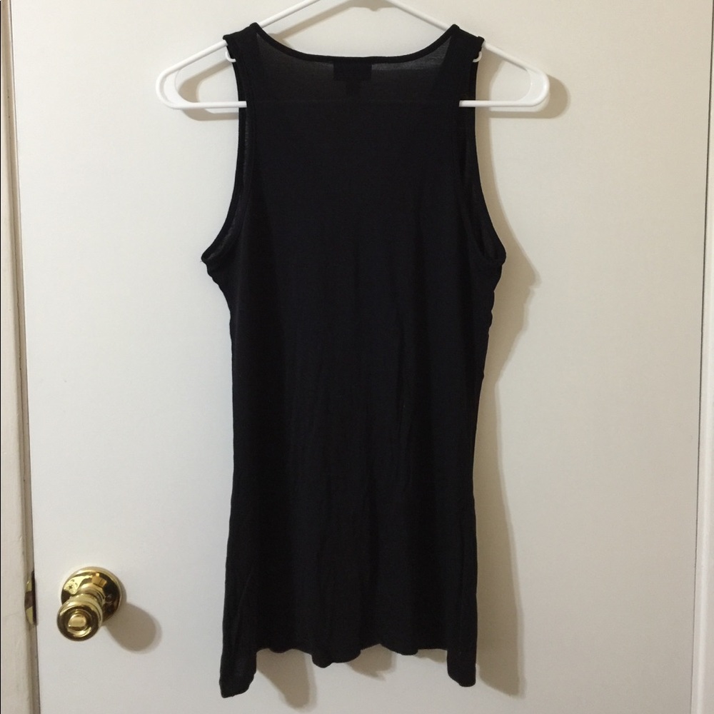 Sexy V-neck Ruffled Tank - Picture 5 of 5